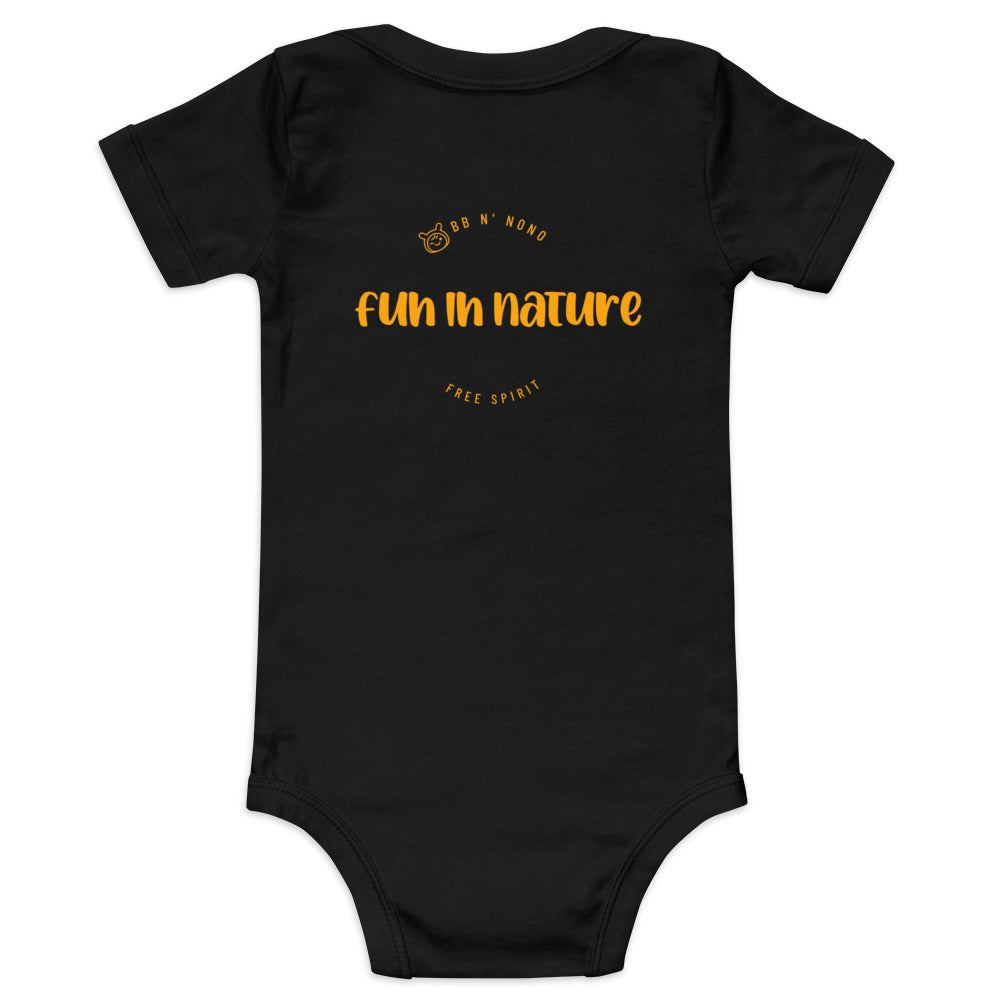 fun in nature with logo - Baby short sleeve one piece (back print)