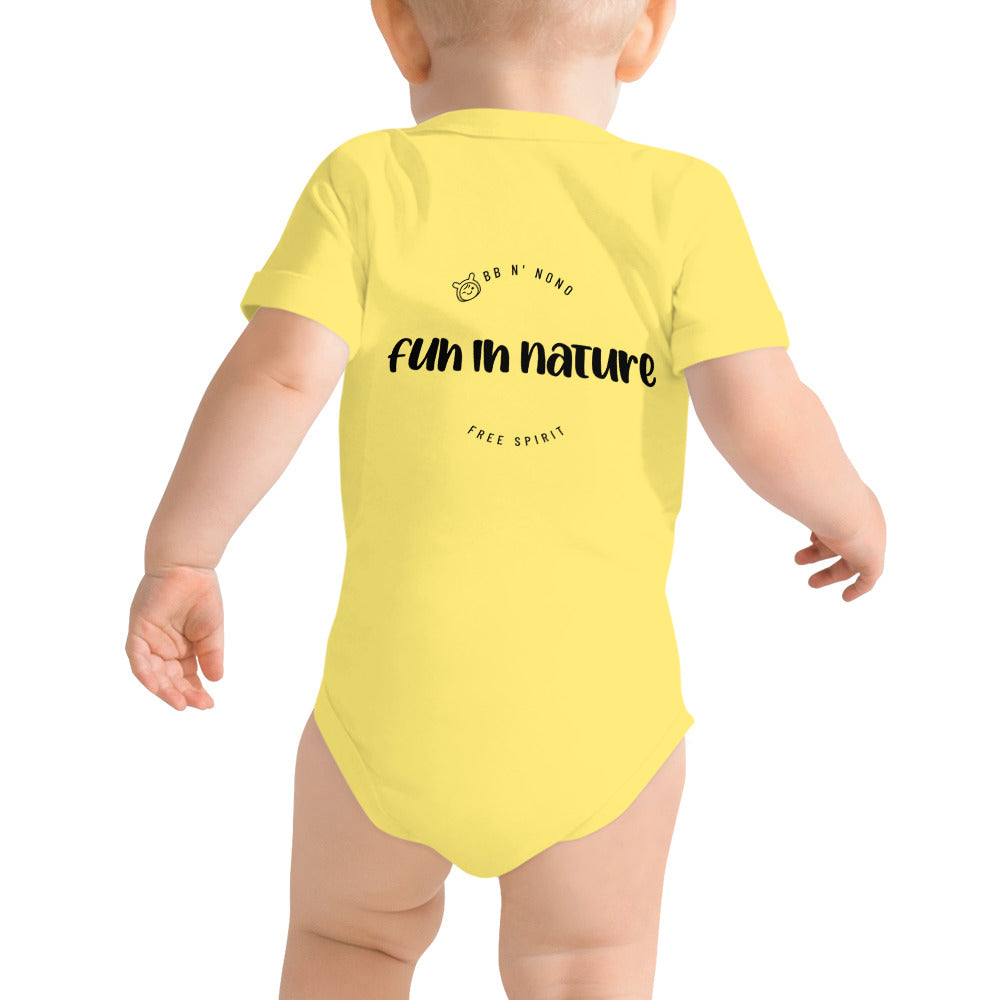 fun in nature with logo - Baby short sleeve one piece (back print)