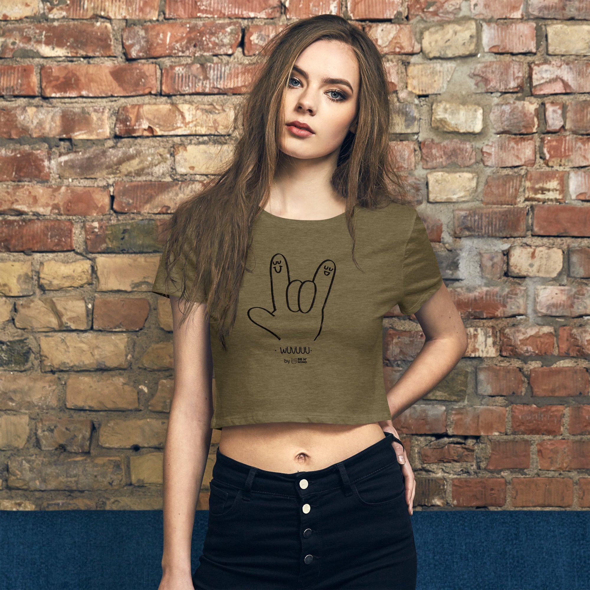 Wuvuuu - Women’s Crop Tee